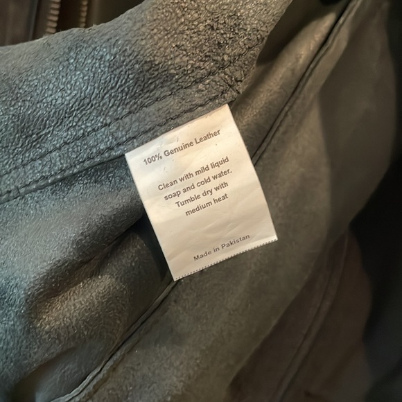 LIKE NEW Men’s Genuine Leather Moto Jacket with Removable Hood by Jakett - Picture 6 of 11